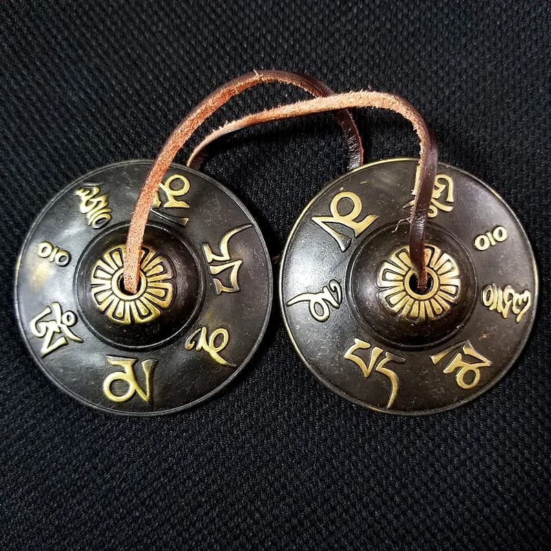Handmade Copper Tinkle Bell Meditation Percussion Instrument Engraved Patterns Portable Tibetan Chime for Relaxation
