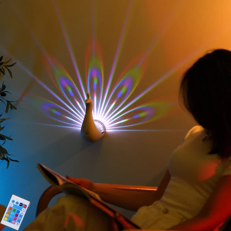 Lampada da proiezione a LED pavone Lampada da atmosfera con timer remoto dimmerabile per la decorazione della parete del comodino della camera da letto di casa Luce notturna per il sonno a 12 colori