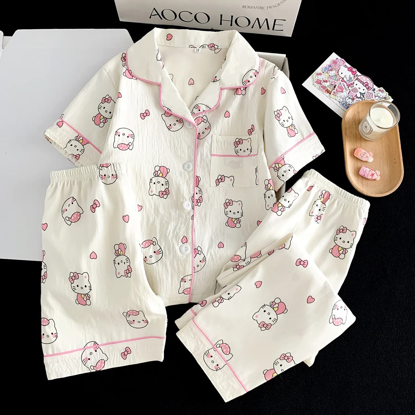 Pigiama Estivo per Bambine Anime Sanrio Hello Kitty Set Tre Pezzi: T-Shirt, Pantaloncini e Pantaloni, Grazioso Abbigliamento da Casa per Studentesse