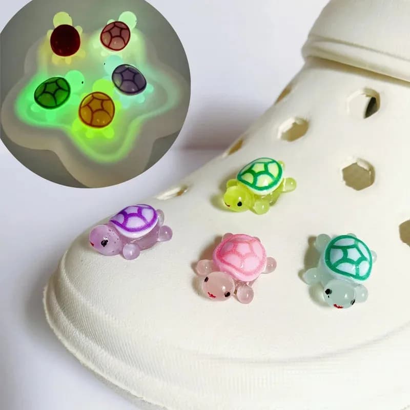 4 pezzi di ciondoli per scarpe staccabili con tartaruga carina che si illuminano al buio, decorazioni, clip luminose per accessori per sandali da spiaggia