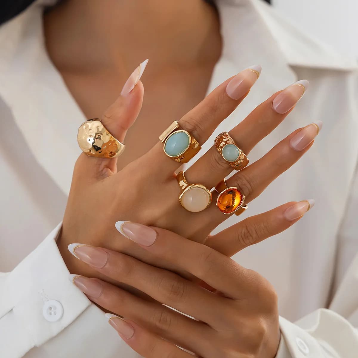 Set di Anelli Irregolari in Lega con Intarsi in Acrilico – Lusso Leggero, Versatile e di Tendenza per Donne