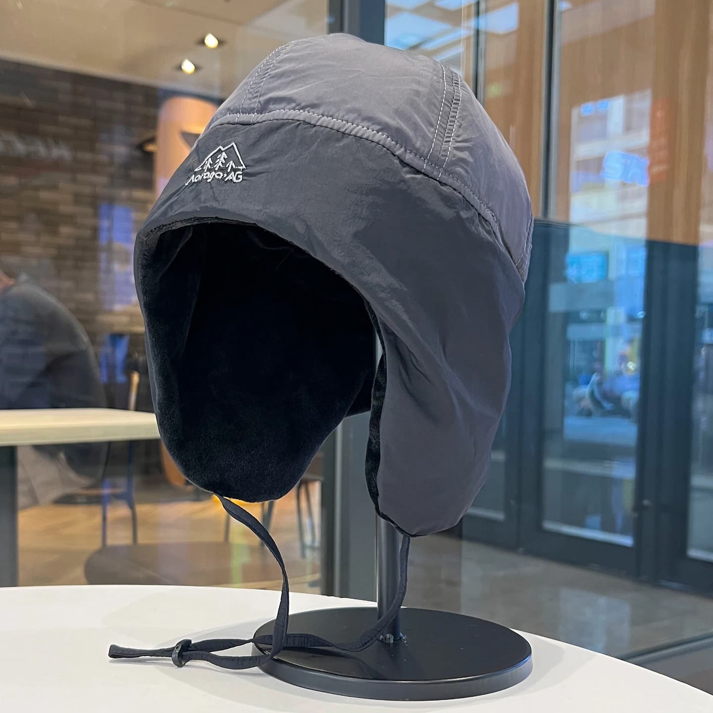 2025 Nuovo Designer Outdoor Ricamo Lettera Protezione per le orecchie Cappello bomber caldo per donna Uomo Cappello da pilota da ciclismo senza tesa foderato in velluto