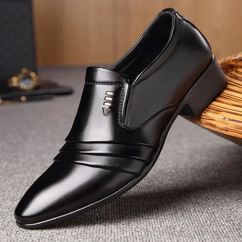 Scarpe eleganti Mocassini eleganti da uomo d'affari in pelle PU Scarpe nere a punta Scarpe da sposa formali a punta traspiranti Oxford