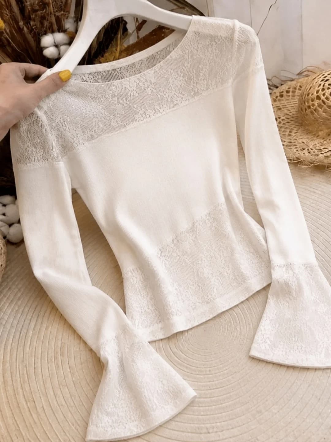 Elegant Lace Splice Long Sleeve T-Shirt Women's Commute Style Slimming Overhead Shirt Korean Version Straight Cut Silk Material