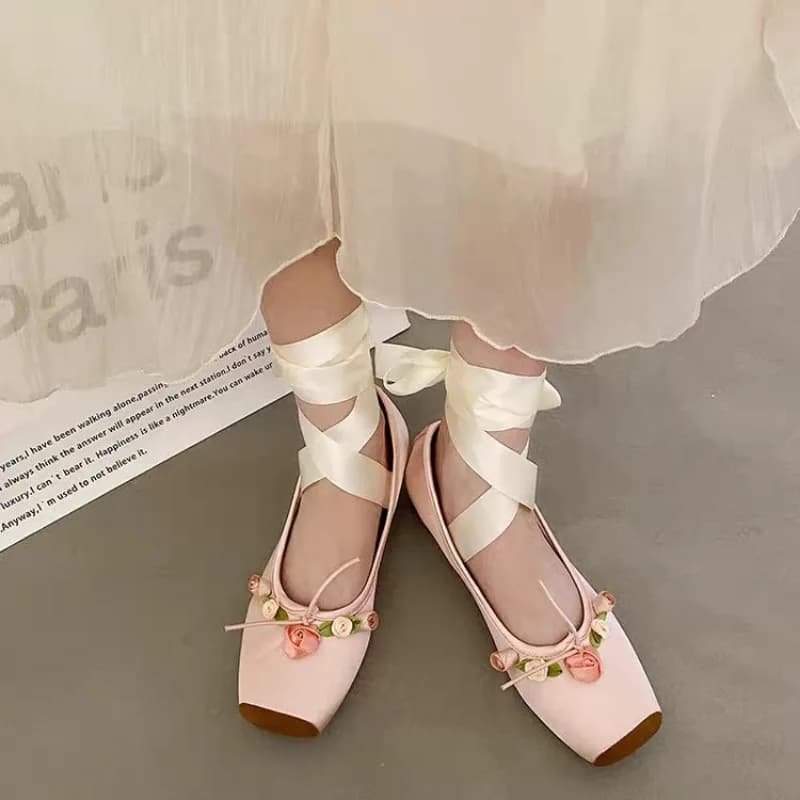 Scarpe basse in seta nuovissime Scarpe da balletto stringate da donna Punta quadrata Bowknot e fiore rosa Scarpe basse da donna Mocassini eleganti firmati