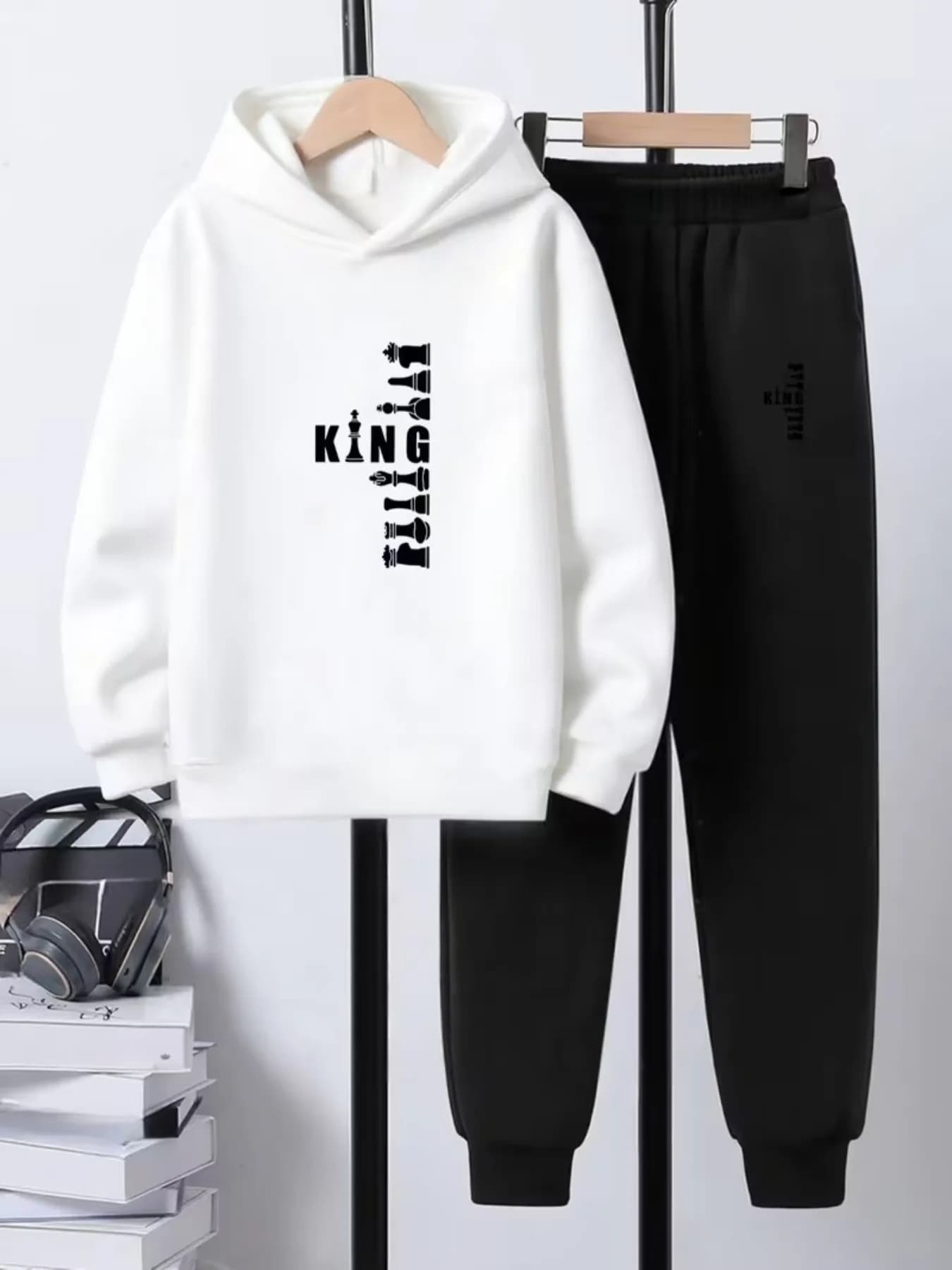Boys 2pcs Tracksuit Set, Vertical Chess Pieces KING Bold Letter Print Hoodie And Jogger Pants, Kids Long Sleeve Hooded Sweatshir