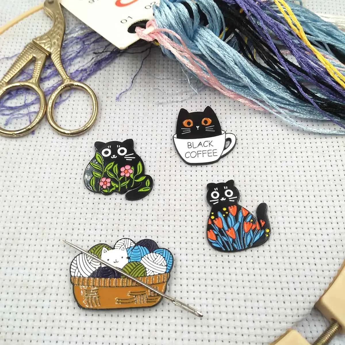 Needle Minders Magnetic for Cross Stitch Cute Cat Yarn Balls Sewing Needle Magnet Keeper Finder Embroidery Needle Nanny Holder