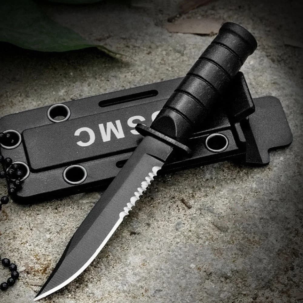 Mini coltello da esterno in acciaio inossidabile Mi ni Coltello portatile multiuso con catena di sopravvivenza da campeggio.