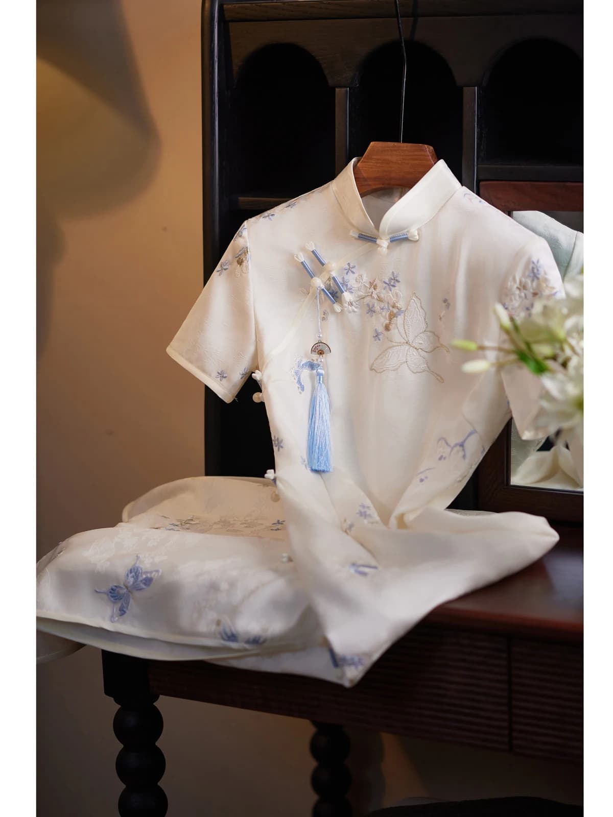 Elegant White Embroidered Dress Beautiful Summer New Arrival Simple Style Long Skirt Short Sleeve Chinese...
