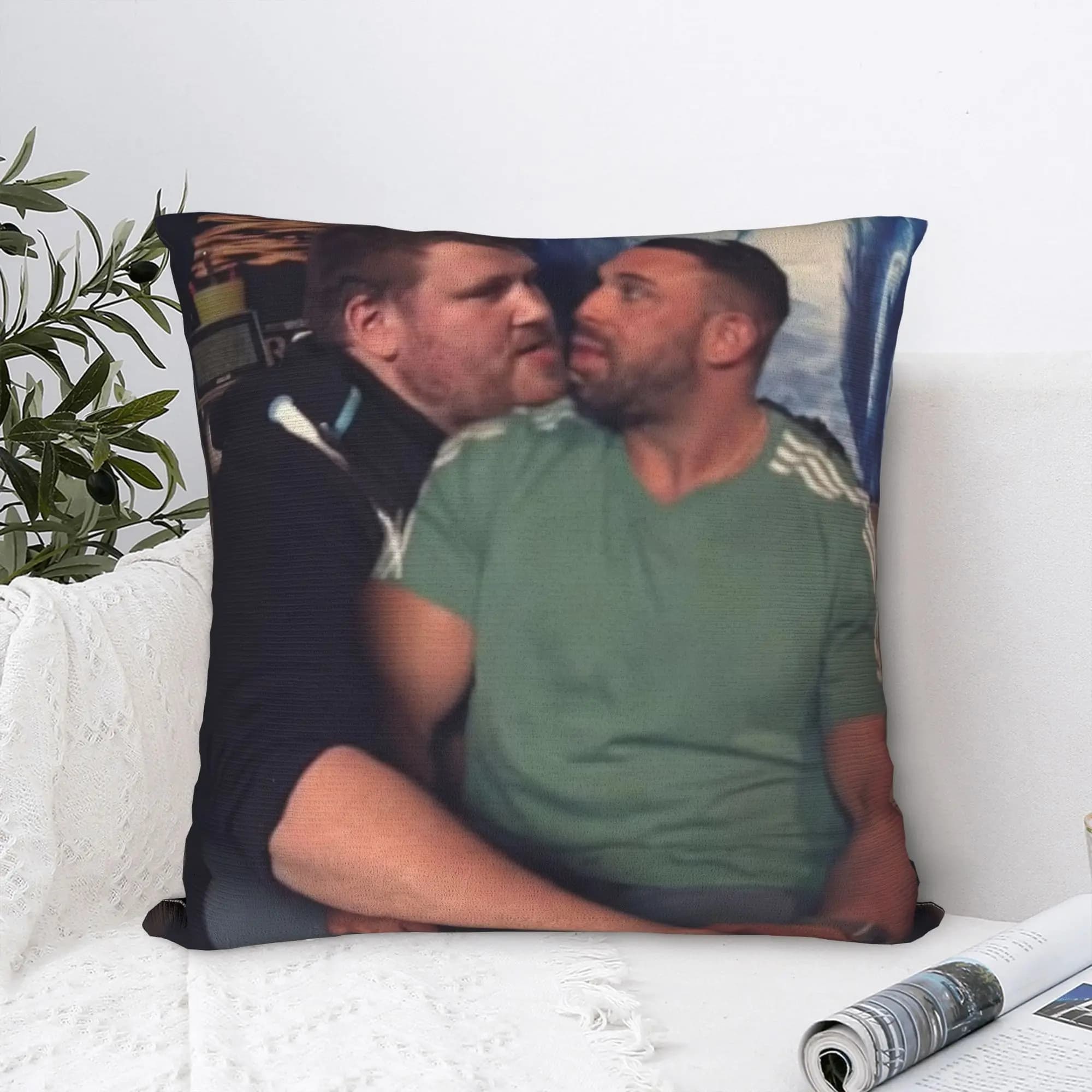 Drachenlord Poster Rainer Winkler kisses Kevin Wolter Square Pillow Pillow Lining Decorative pillow with zipper for sofa