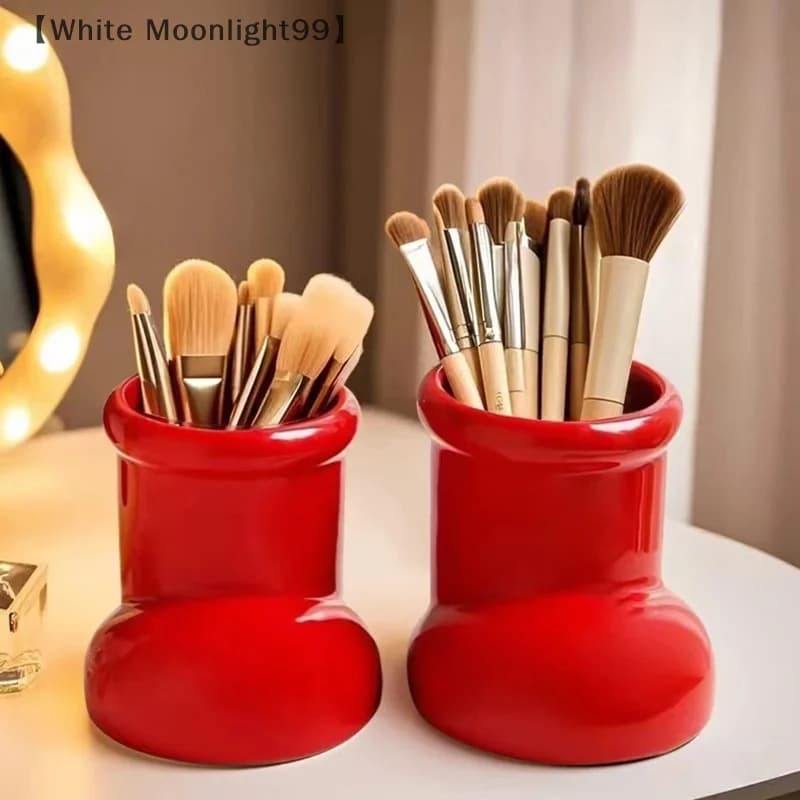 Nordic Little Red Beige Stivali Pennello per trucco Secchio Artigianato Creativo Portapenne da tavolo Vaso Scatola di immagazzinaggio di cancelleria per ufficio