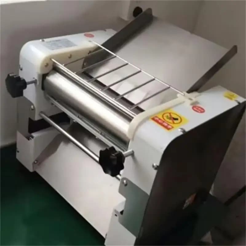 Macchina per pressare le tagliatelle automatica con rullo per impasto elettrico Macchina per impastare la pasta da tavolo