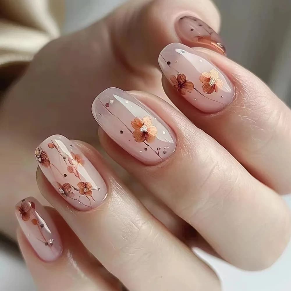 Elegant and delicate fake nails, with floral pattern, literary style, very sold.