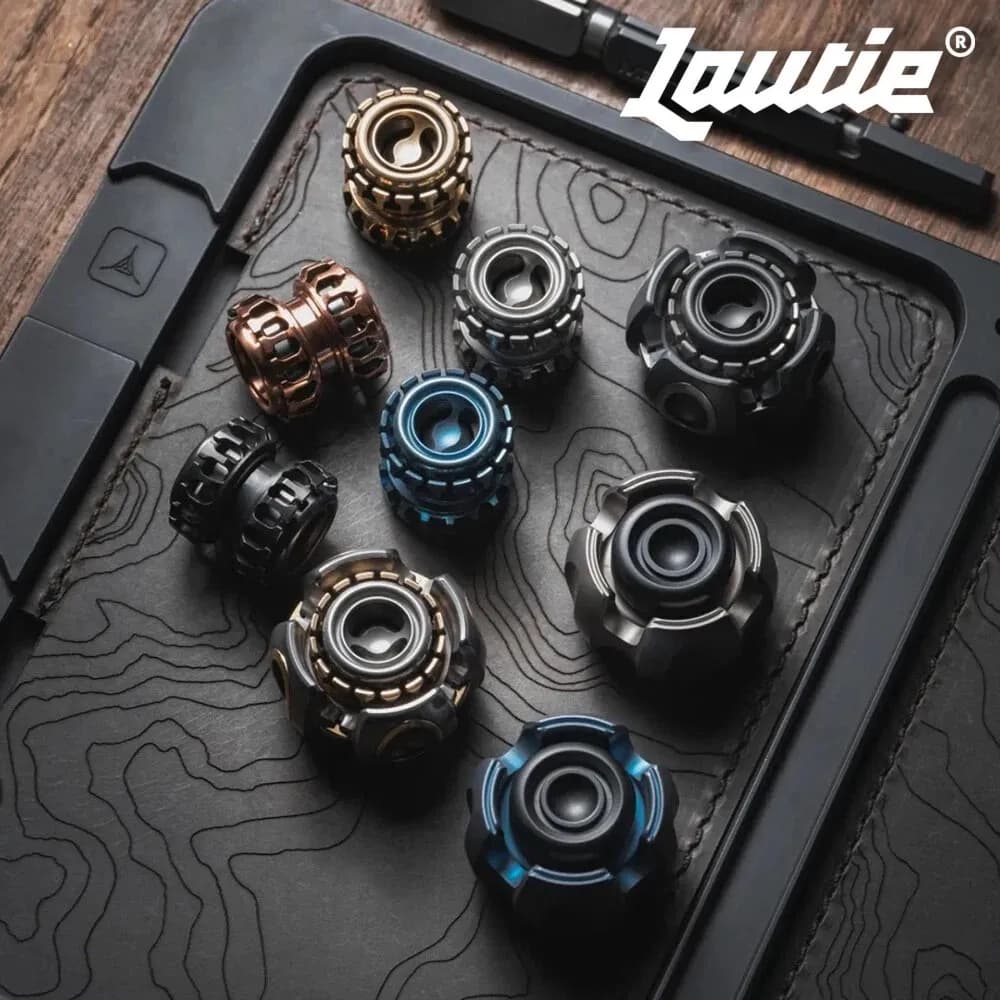 LAUTIE Noiz-O Fidget Spinner Serie Noiz con Guscio Protettivo, Pulsanti a Corona e Struttura di Collegamento