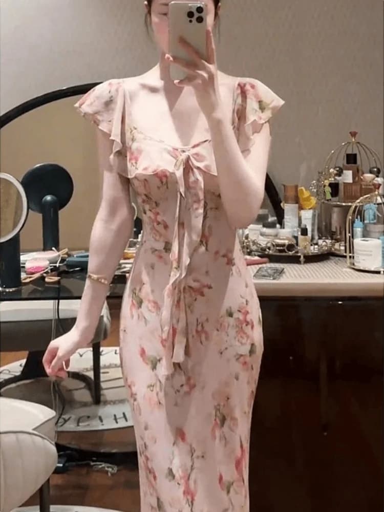 Abito slim fit stile vacanza da donna, Primavera 2026, Articolo popolare, Nuova gonna lunga elegante con scollo a V, Silhouette a trapezio, Casual, Effetto farfalla