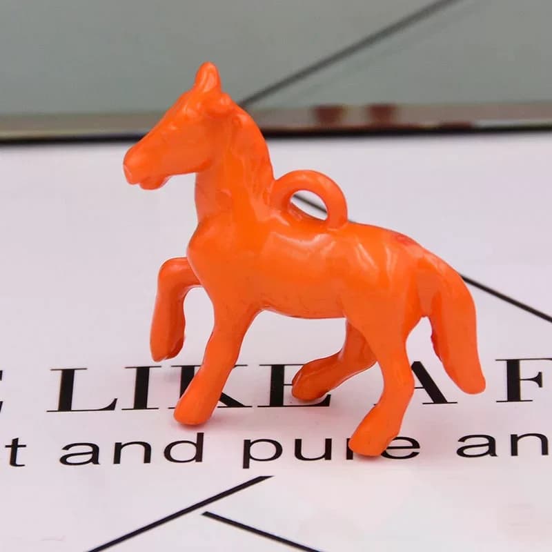 10 pendenti con ciondoli a forma di cavallo 3D colorati lucidi UV in acrilico per la creazione di gioielli, collane, orecchini, braccialetti, accessori fai da te