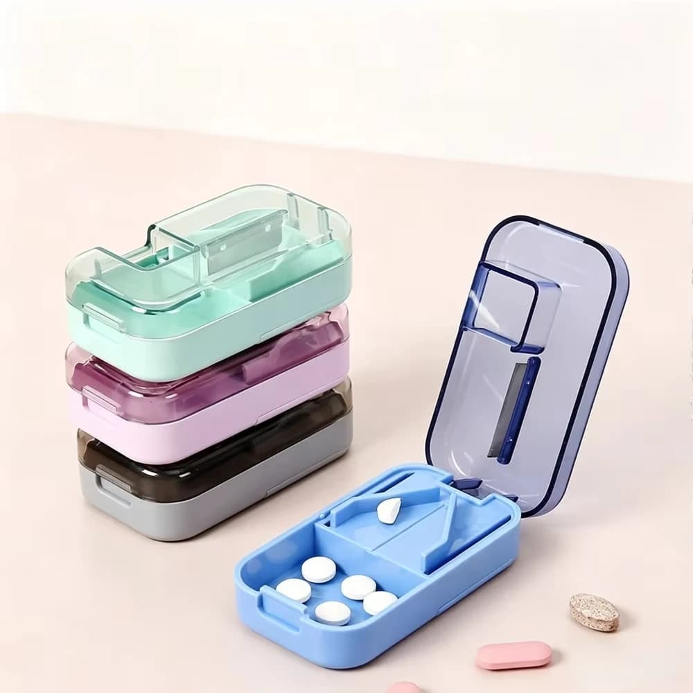 Tagliapillole 2-in-1 Compatto, Strumento di Taglio Senza BPA, Portapillole Portatile per Medicinali, Integratori, Vitamine e Olio di Fegato di Merluzzo