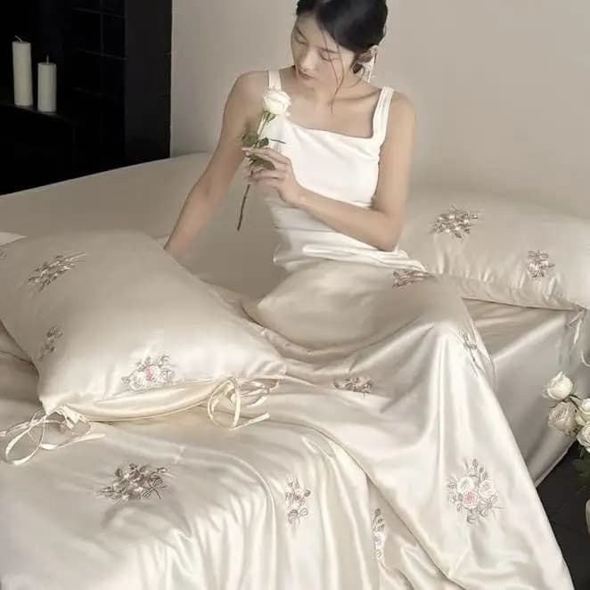 Copripiumino in fibra Lyocell di lusso stile francese Trapunta estiva traspirante in seta di ghiaccio per condizionatore d'aria Uomo Donna Forniture per letto ricamate