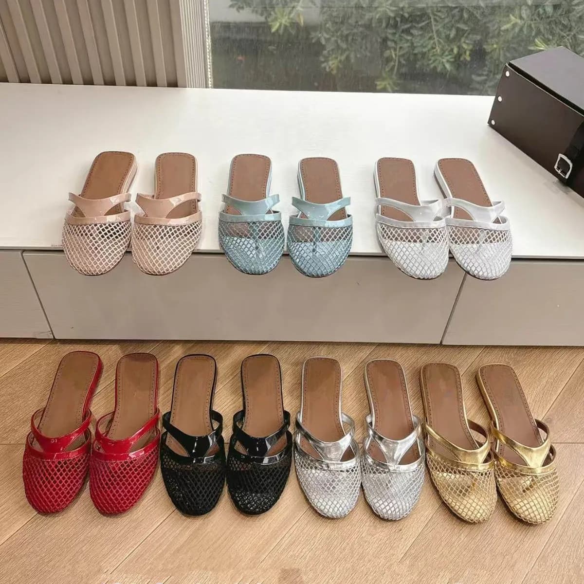 Luxury Designer Mesh Flat Bottom Leather Hollow Breathable Fishing Net Clip Toe Cool Slippers for Women's Outerwear Half Slipper