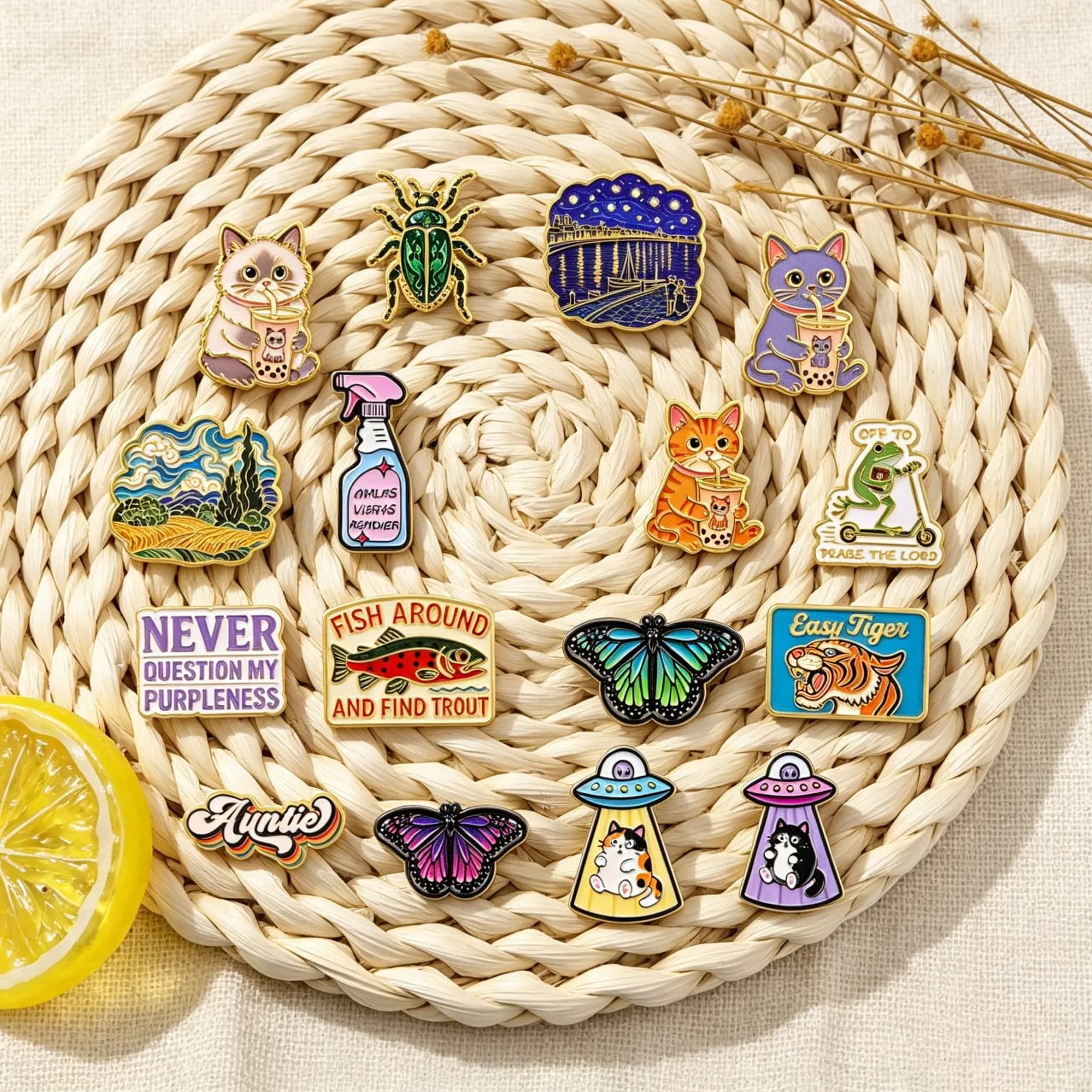 Funny UFO Alien Cat Enamel Pin Cartoon Butterfly Badge On Backpack Lapel Pins Cute Brooches for Jackets Cosplay Accessories Gift