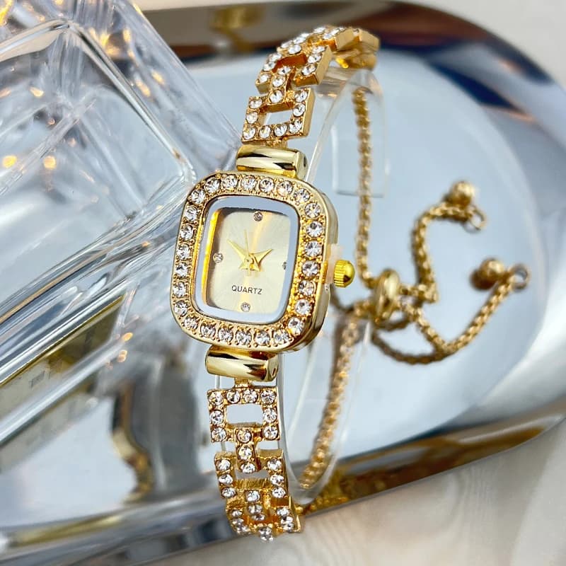 Nuovo piccolo braccialetto quadrato transfrontaliero, orologio da donna con regolazione gratuita, catena quadrata, set di diamanti, piccolo orologio al quarzo da donna
