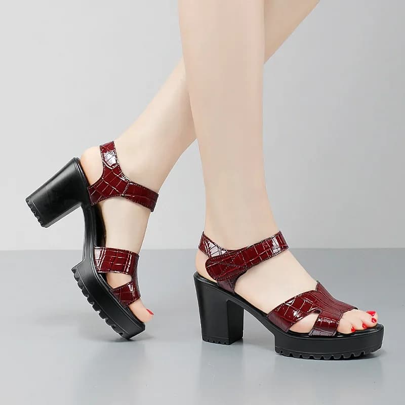 32-43 sandali da donna in vera pelle donna estate donna tacchi alti spessi scarpe 2023 sandali con plateau scarpe firmate da donna di lusso