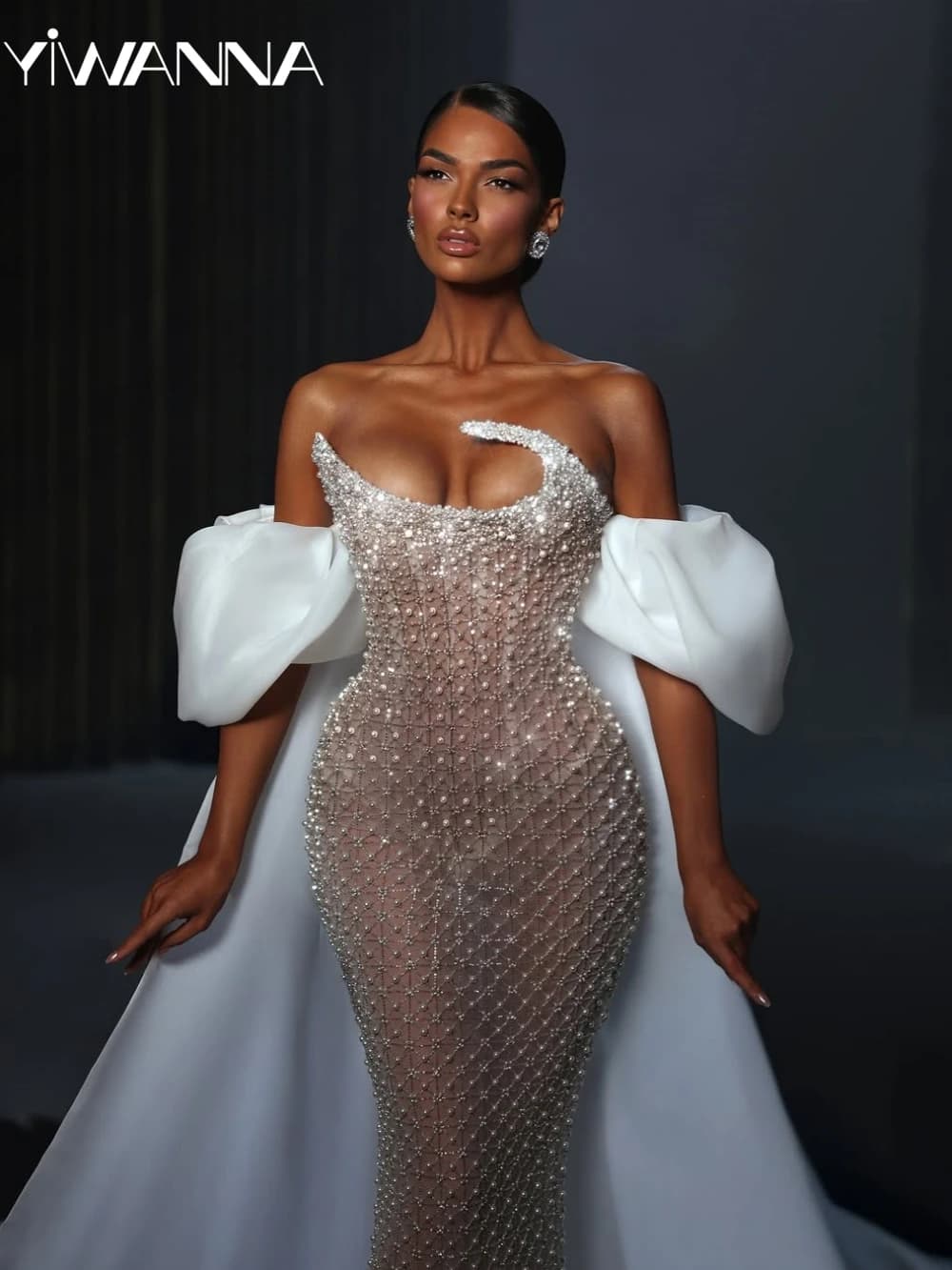 Lussuoso abito da sera con perle lucide e perline con mantella Abito da cerimonia nuziale sexy con illusione Abiti da ballo tubino africani personalizzati