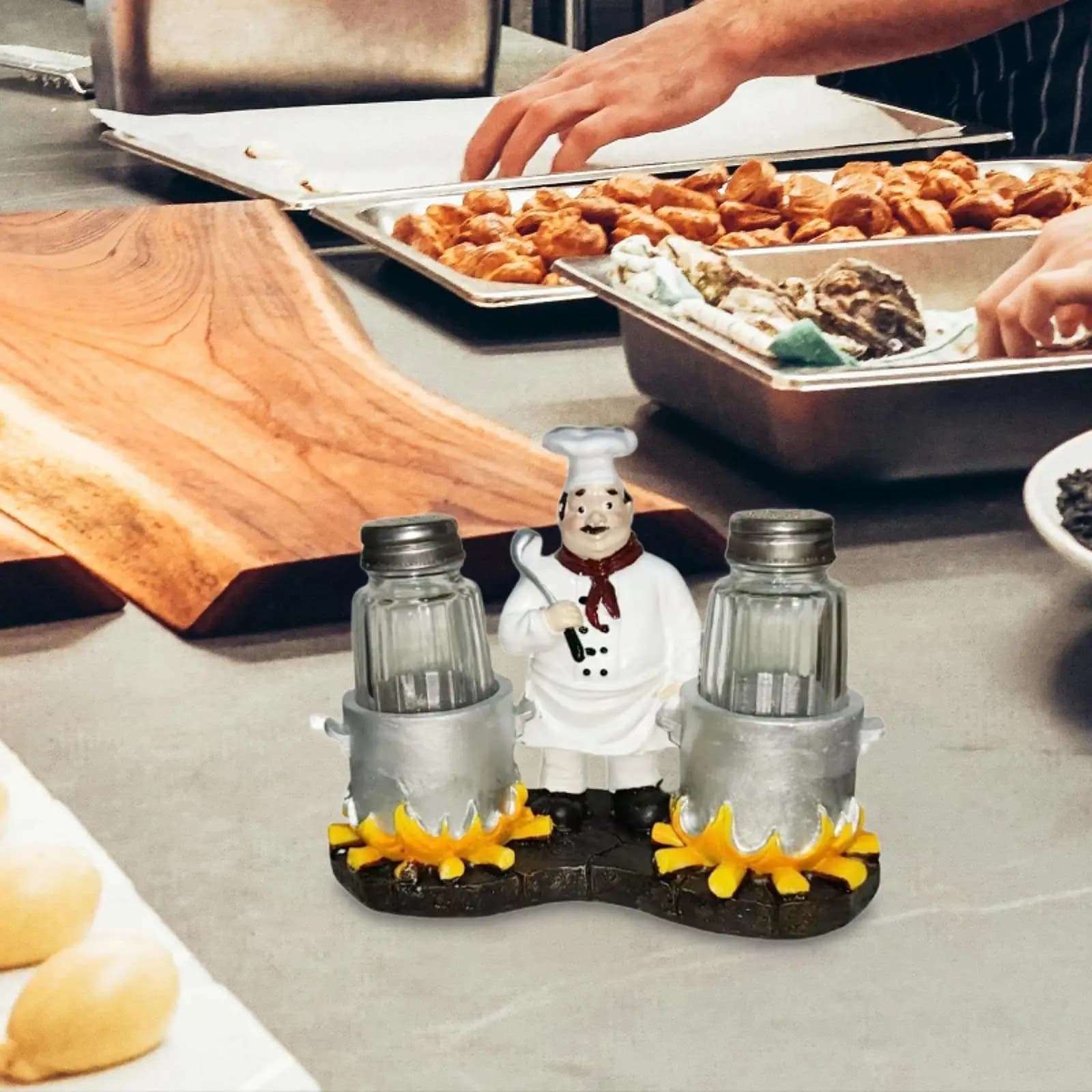 Set di salterini per pepe e sale a forma di chef, barattoli per condimenti per la tavola familiare