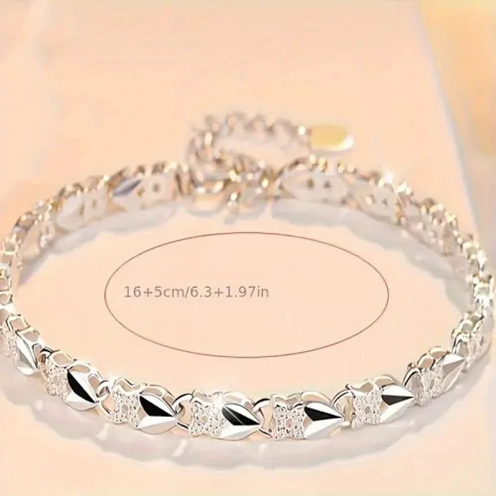925 Sterling Silver Delicate Heart-Shaped Four-Leaf Clover Bracelet for Women, Fashionable and Charming Wedding Jewelry