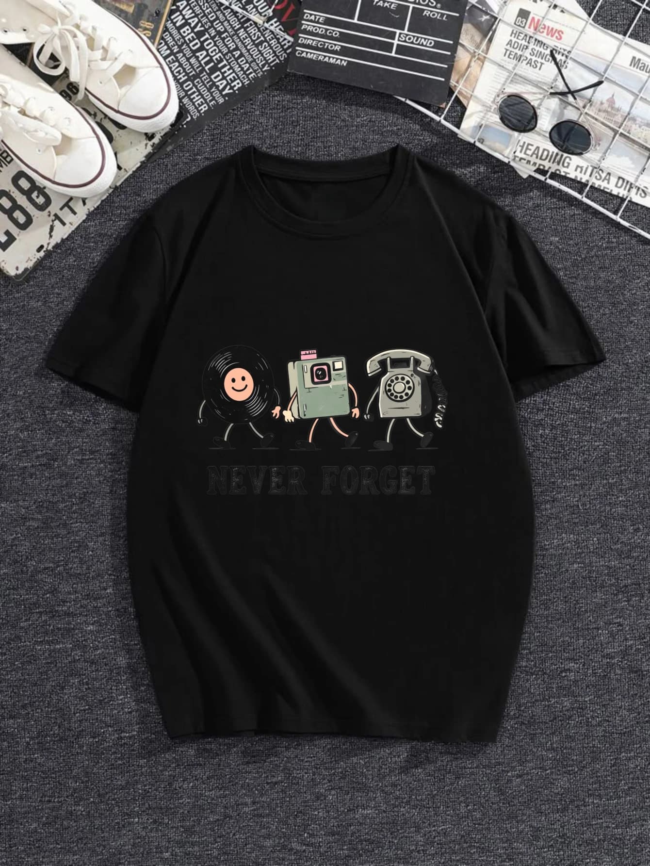 Large size women's clothing 90's retro T-shirt-nostalgic pop culture theme T-shirt printed with tape floppy disk pattern white retro TV movie theme jacket machine washable casual style round neck regular version local delivery