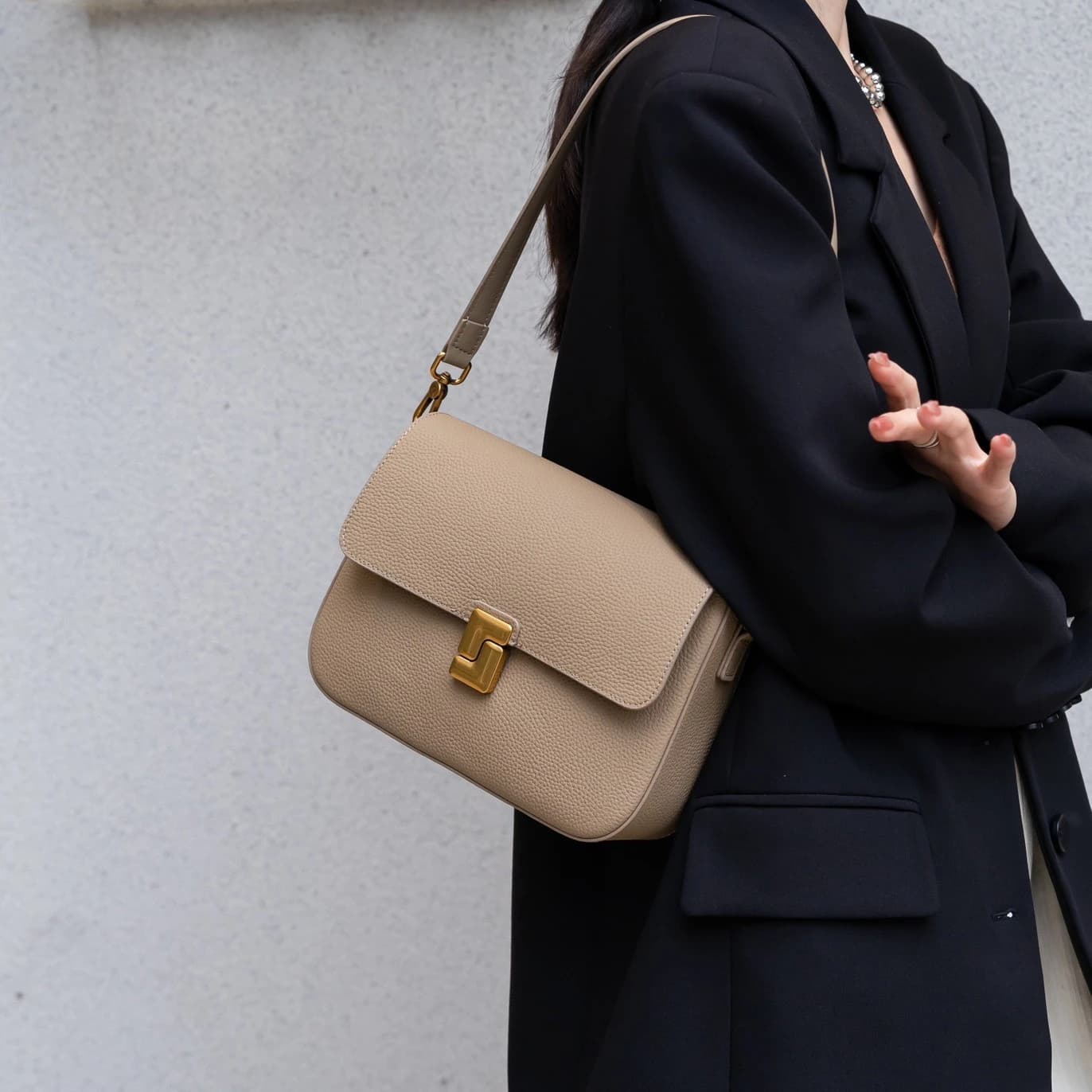 Luxury Togo leather convertible bag: shoulder bag and shoulder bag with double shoulder strap for every day