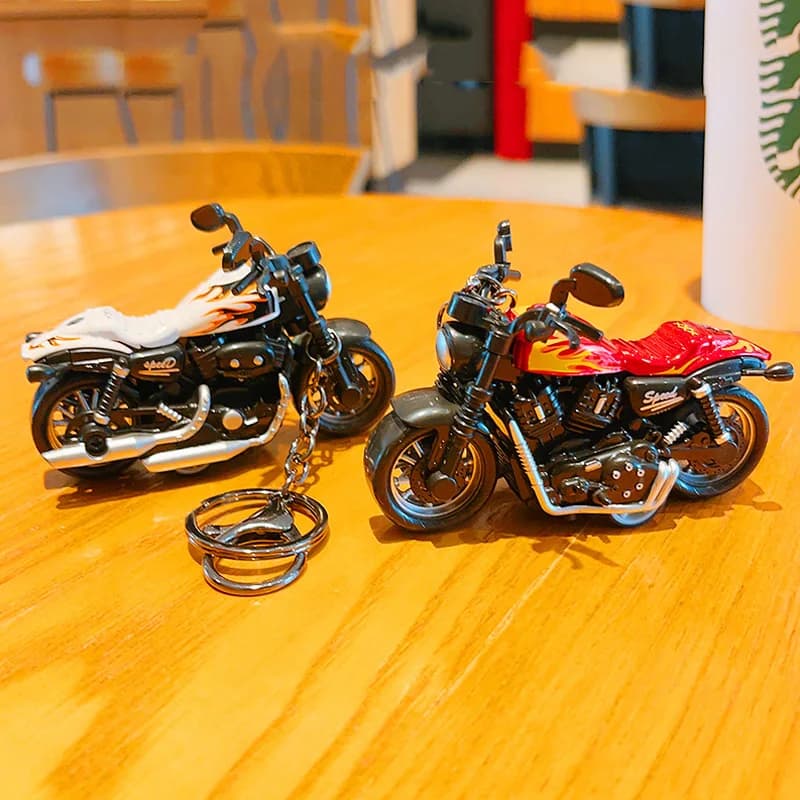 Cartoon Mini Harley Portachiavi per moto Simulazione in lega 3D Moto Piccolo regalo per coppia Portachiavi per auto per uomo Regalo per fidanzato