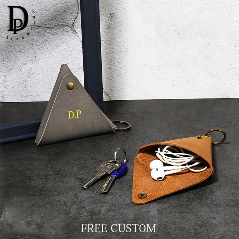 Nome personalizzato creativo Mini portamonete incidere le iniziali portachiavi portatile in pelle portachiavi borsa portaoggetti per auricolari a triangolo di moda