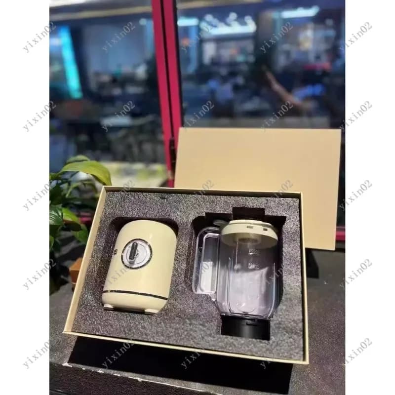 Portable Multifunctional Blender for Domestic Use - Efficient Machine to Prepare Blends