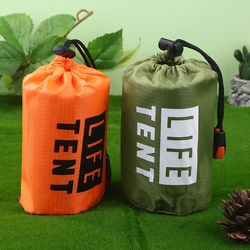 Aluminium film triangular curtain towel with housing Survival tent kit for emergency shelter for 1 person Thermal cover for outdoors