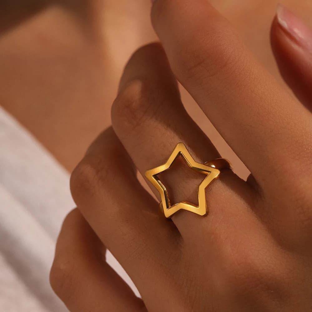 Anelli in acciaio inossidabile Anello stella fine moda coreana Anello traforato dal design raffinato alla moda per regali di compleanno festival di gioielli da donna