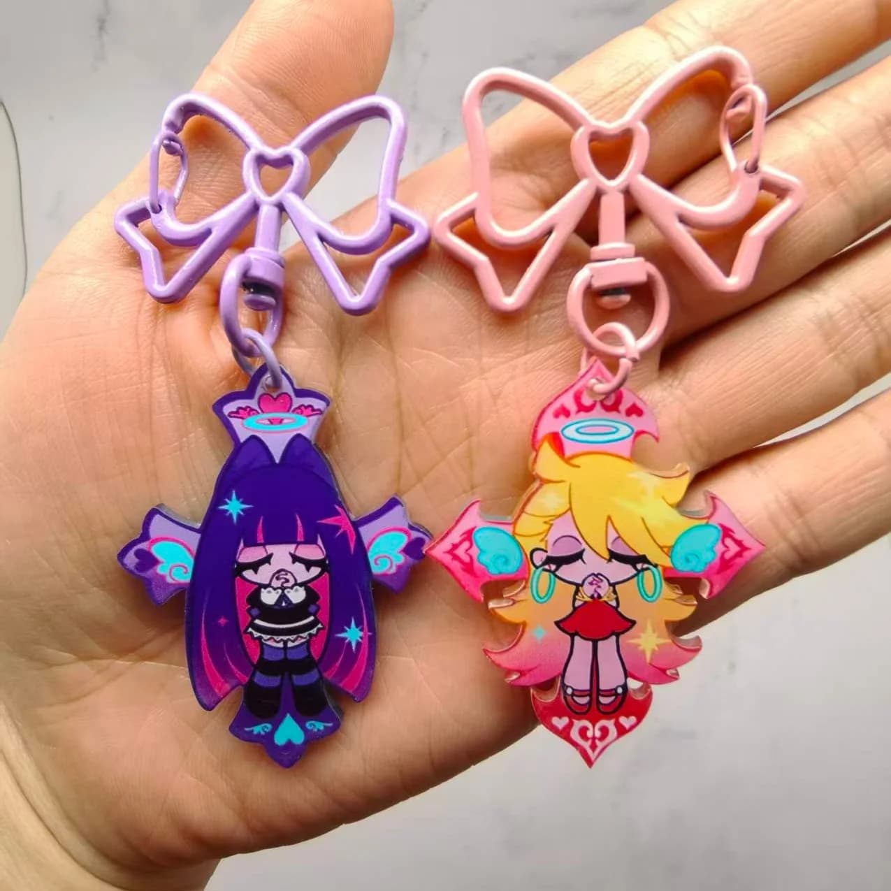 Anime Panty & Stocking con reggicalze Bowknot Portachiavi Figura Kawaii Portachiavi in acrilico Ciondolo per zaino per i fan Regali di Natale