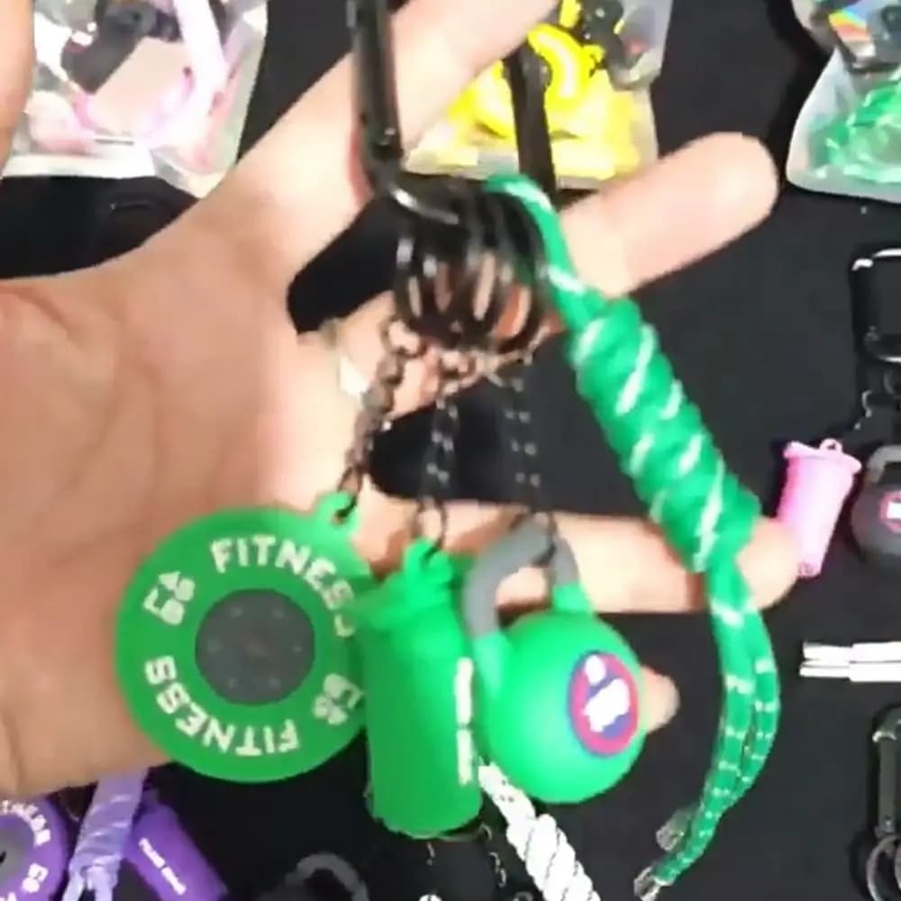Keyring with Mini Bars, Kettlebell and Simulated Rectangular Manubri, Creative Pendant for Bag