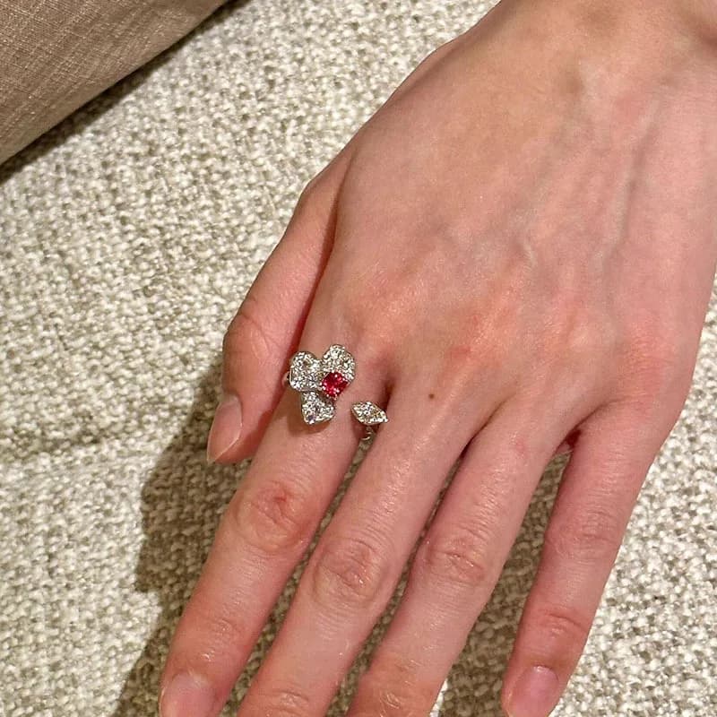 Sparkling diamond ring with pink red flower of light luxury, fashion style, beautiful rings with pendants for women's style jewelry