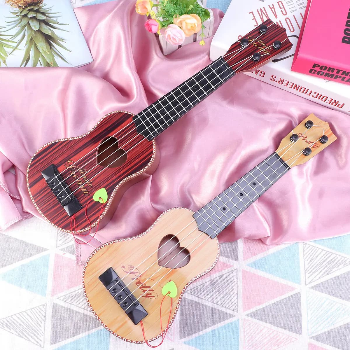 Mini Ukulele a Quattro Corde 44Cm Marrone, Strumento Musicale di Piccole Dimensioni per Educazione Precoce, Mini Chitarra Hawaiana per Bambini