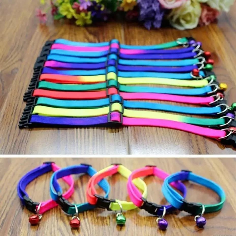 Collare a sgancio rapido in nylon per cani e gatti, colore casuale, con campanello, accessorio per guinzaglio regolabile, 1 pezzo