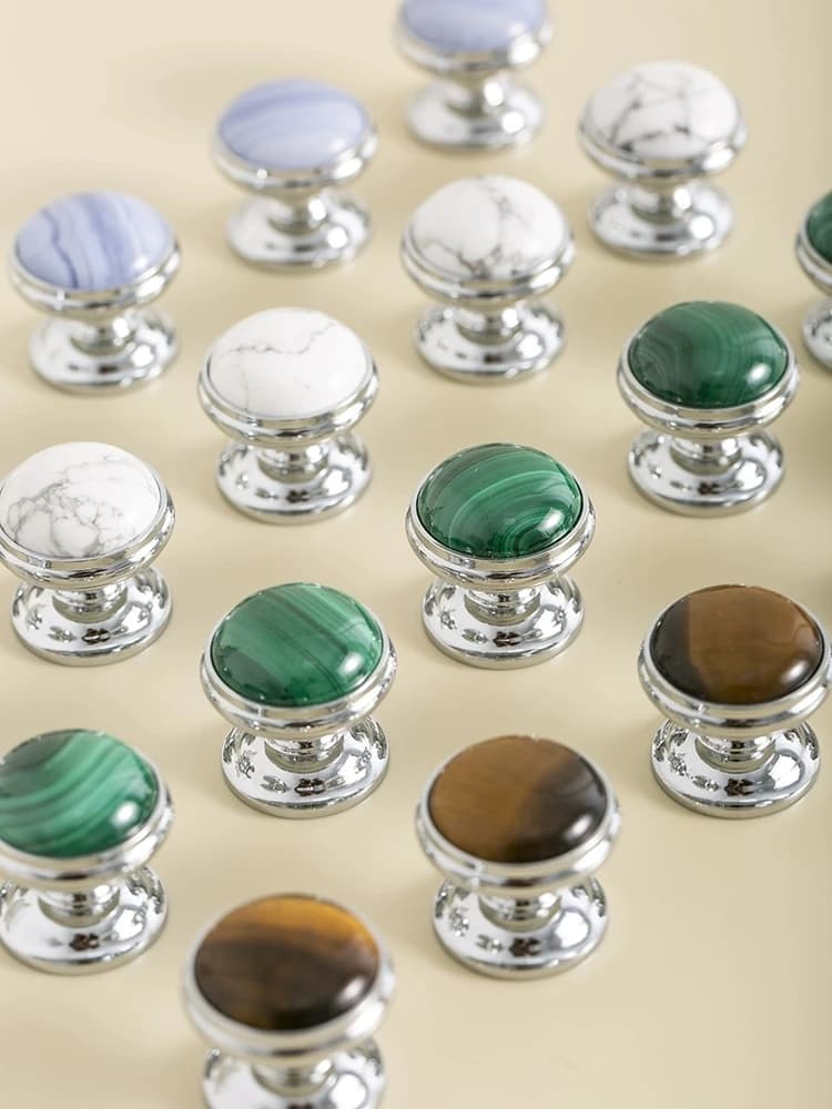 Maniglie per mobili francesi personalizzate di fascia alta Maniglie per porte dell'armadio in argento Maniglie colorate per cassetti da cucina in ottone massiccio + agata di cristallo