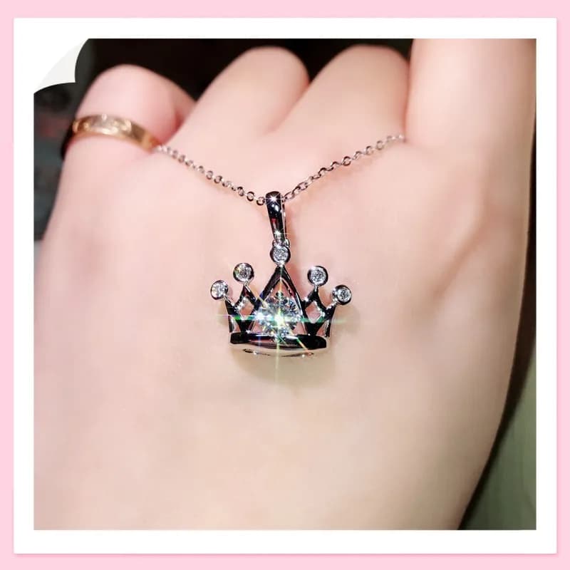 Collana Kuaishou con otto cuori e otto frecce, ciondolo a corona imitazione mozzarella importato dagli Stati Uniti