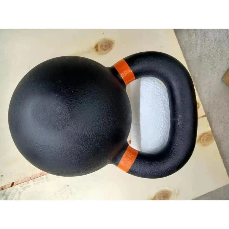 Kettlebell in high-strength cast iron, forged material, long life, for exercises throughout the body and strength training at home.