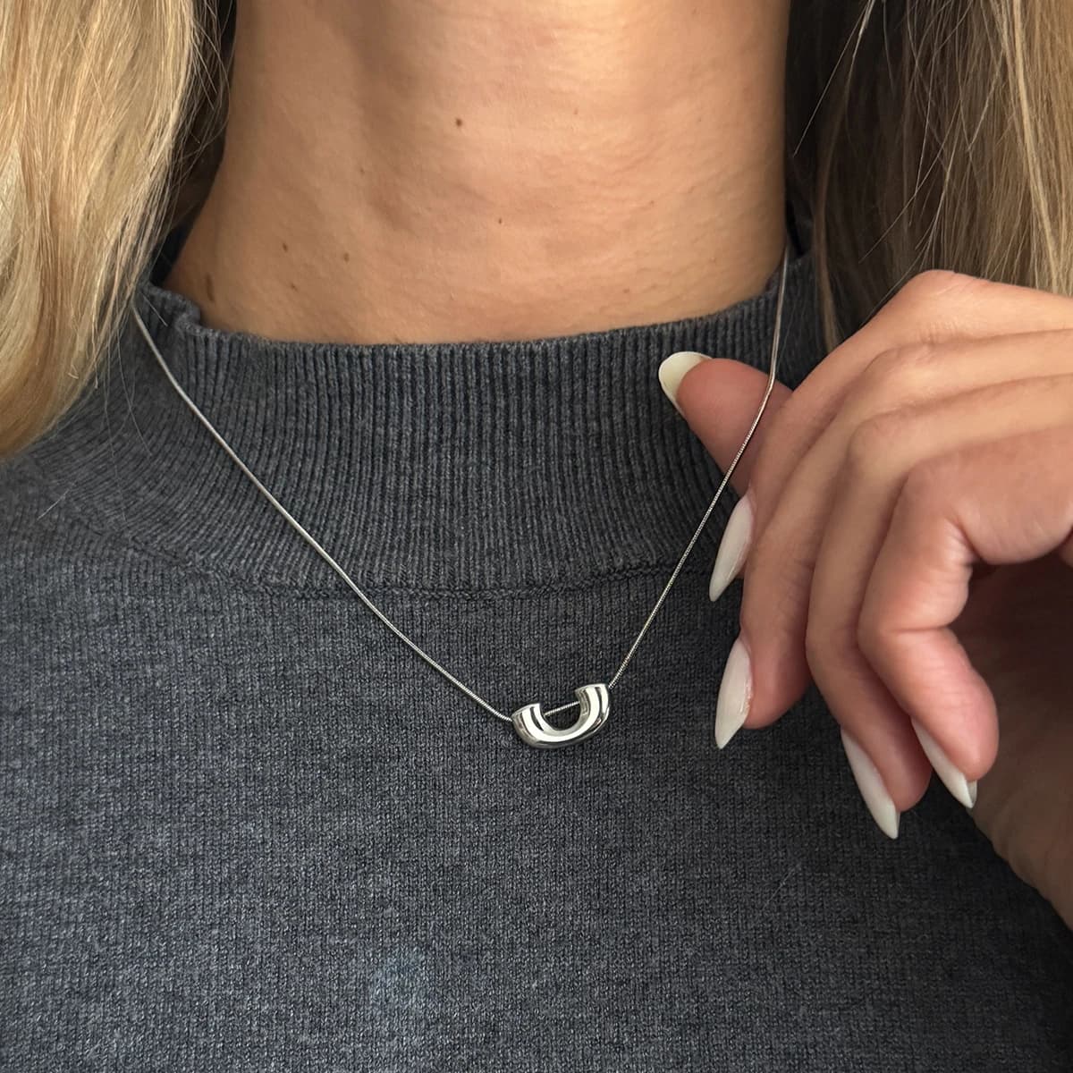 Collana SHIXIN Minimalista con Ciondolo Geometrico a Lucchetto in Acciaio al Titanio per Donne, Catena Regolabile per Clavicola, Gioiello per San Valentino