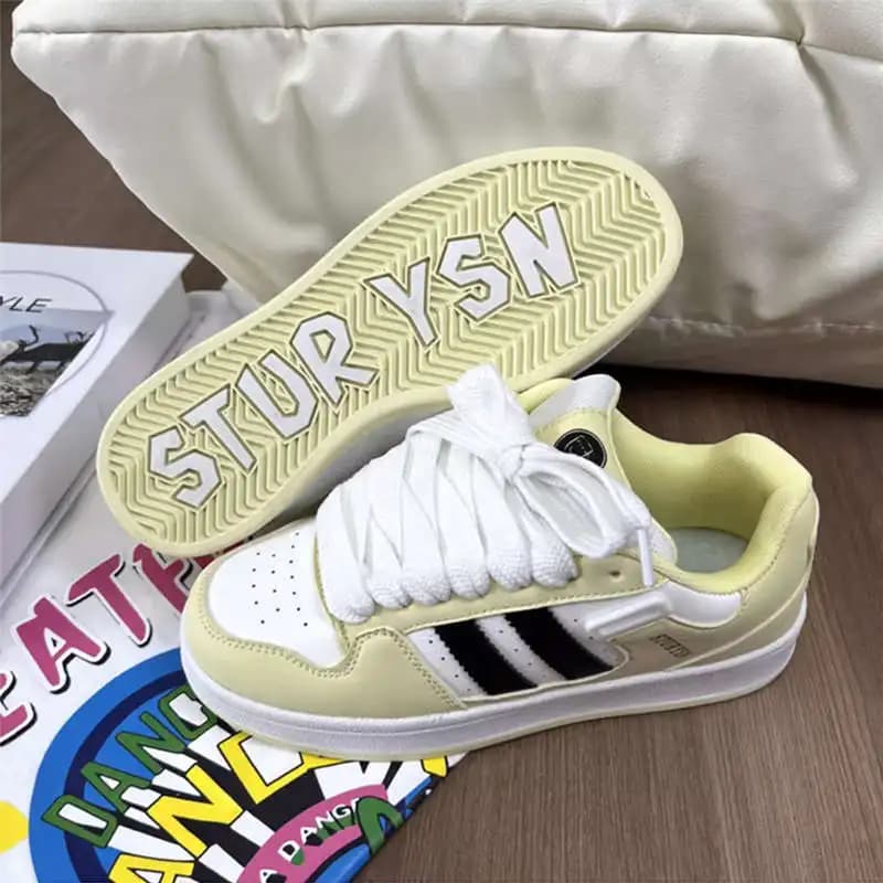 Sneakers da Donna Stile Hong Kong con Suola Spessa, Moda Streetwear, Nuova Collezione Autunno 2024, Scarpe in Tela Bianche, Mocassini Unisex a Taglio Basso