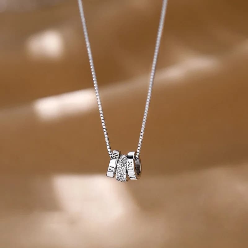 Three-ring necklace Female Roman numerals Circle pendant Internet celebrity Small waist Light luxury Niche simple collarbone chain Sweater chain
