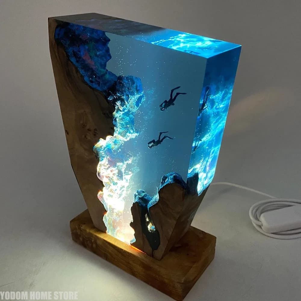 Nuova Lampada da Tavolo in Resina con Organismi Marini, Decorazione Artistica Creativa, Luce Notturna a Tema Esplorazione Subacquea, Ricarica USB