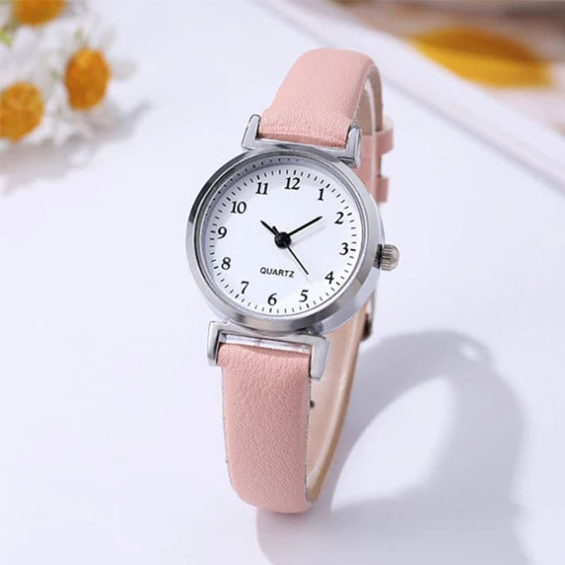 Fashionable women's watch with small dial, casual leather strap, women's quartz watch
