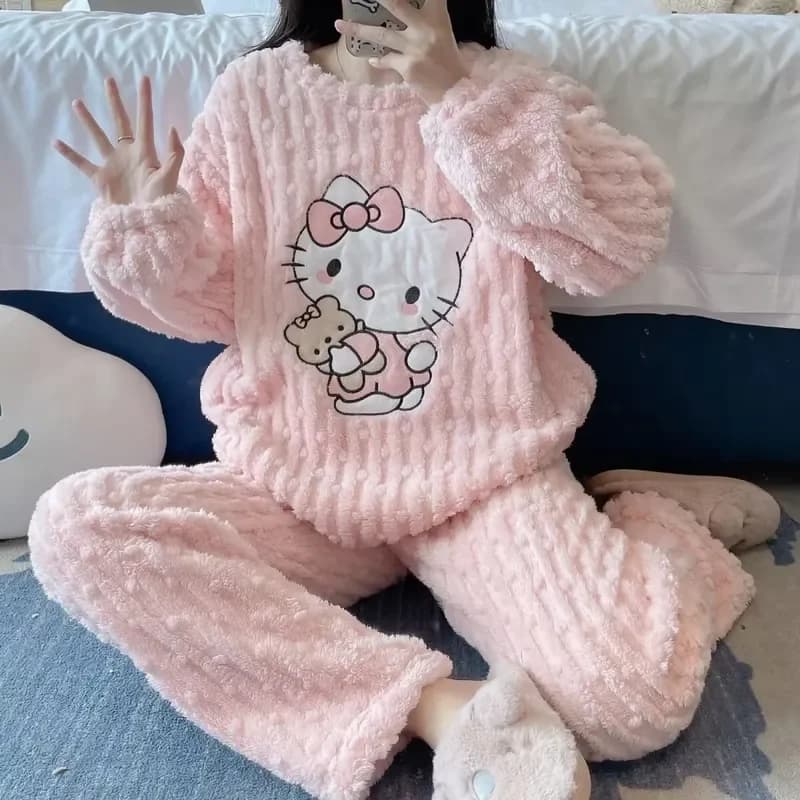 Pigiama in velluto corallo Hellokitty per donna Pantaloni ispessiti in flanella Dolce cartone animato Simpatico pigiama autunnale e invernale per la casa